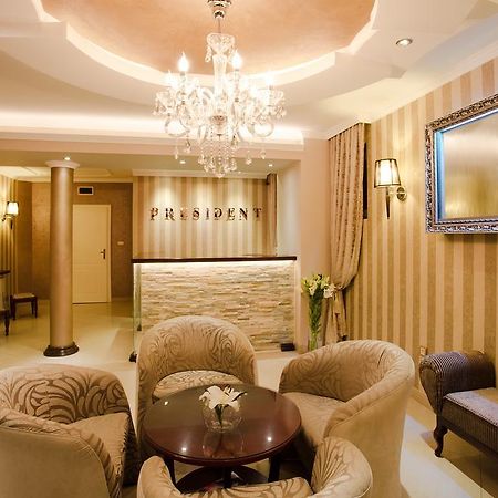 קרגיובאק Garni Hotel President De Luxe מראה חיצוני תמונה