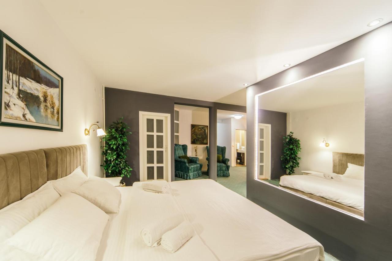 קרגיובאק Garni Hotel President De Luxe מראה חיצוני תמונה