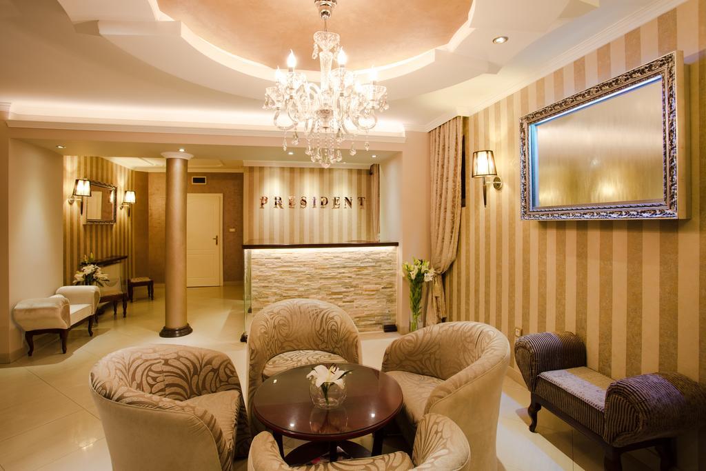 קרגיובאק Garni Hotel President De Luxe מראה חיצוני תמונה