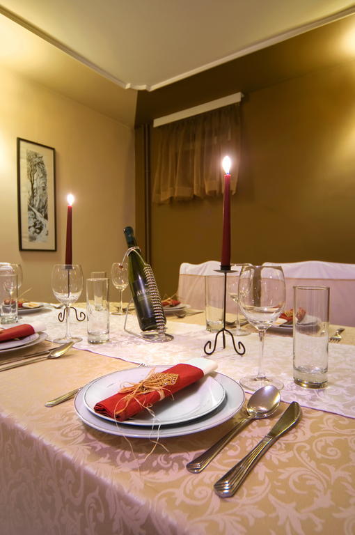 קרגיובאק Garni Hotel President De Luxe מראה חיצוני תמונה