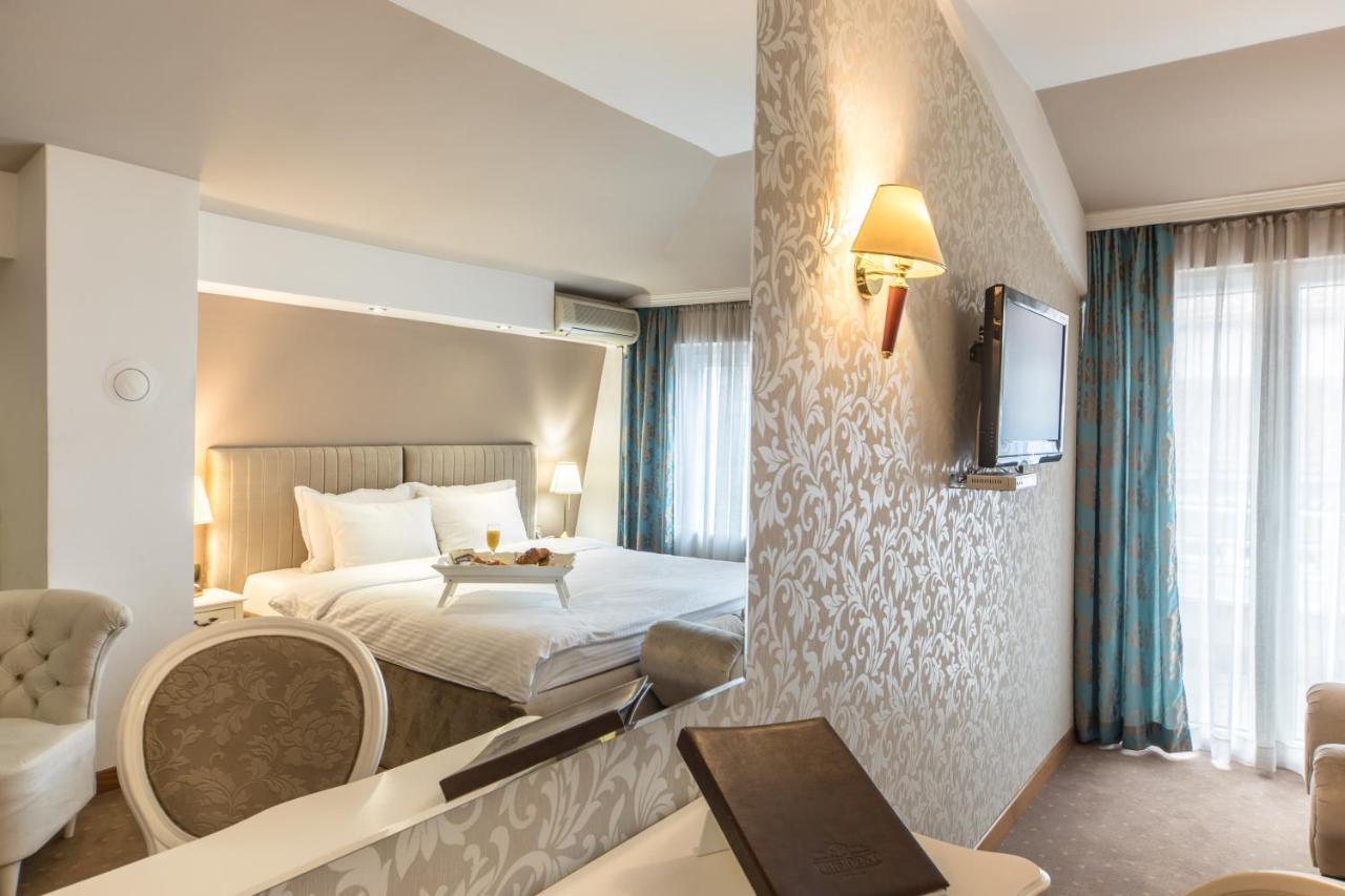 קרגיובאק Garni Hotel President De Luxe מראה חיצוני תמונה