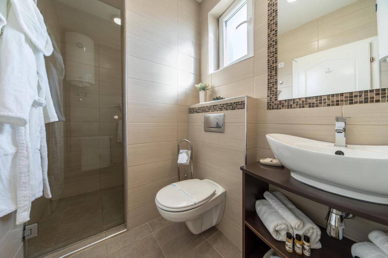 קרגיובאק Garni Hotel President De Luxe מראה חיצוני תמונה