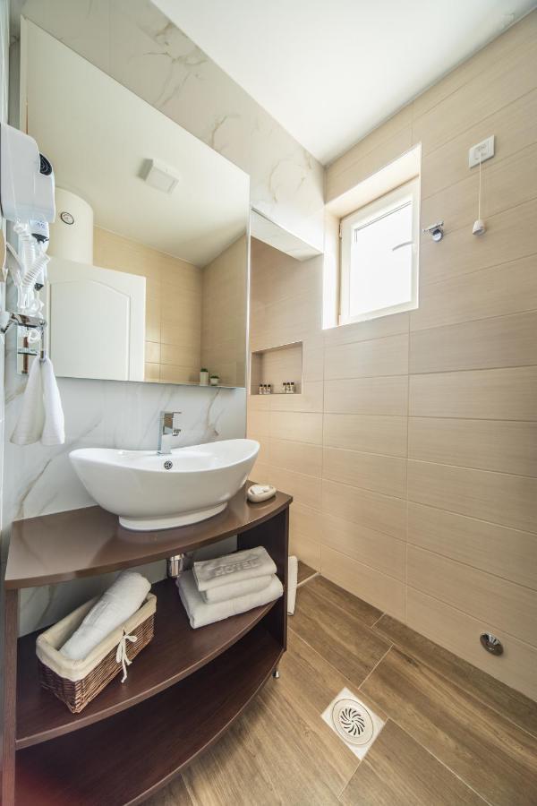 קרגיובאק Garni Hotel President De Luxe מראה חיצוני תמונה