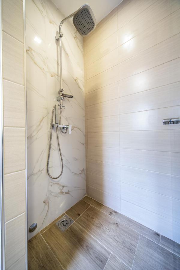 קרגיובאק Garni Hotel President De Luxe מראה חיצוני תמונה