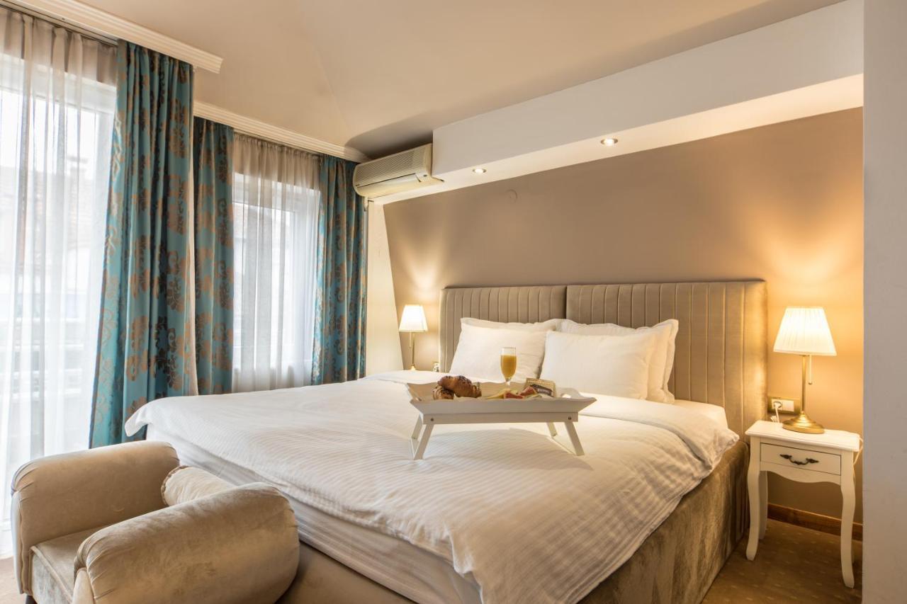 קרגיובאק Garni Hotel President De Luxe מראה חיצוני תמונה