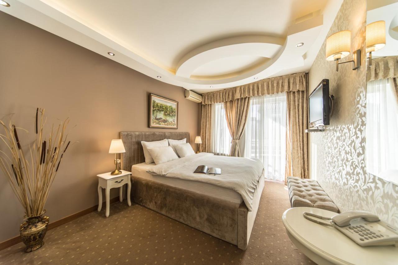 קרגיובאק Garni Hotel President De Luxe מראה חיצוני תמונה