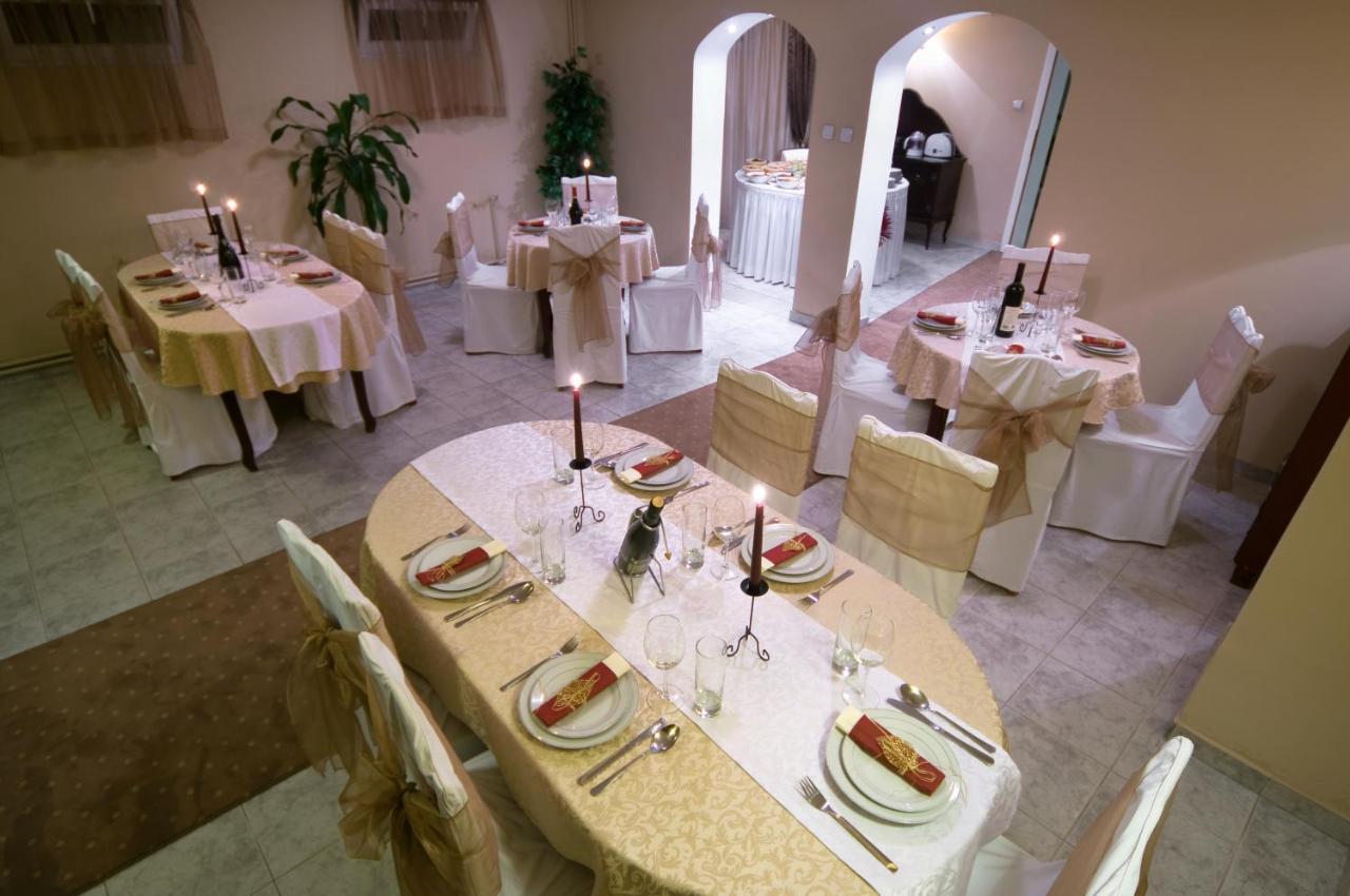 קרגיובאק Garni Hotel President De Luxe מראה חיצוני תמונה